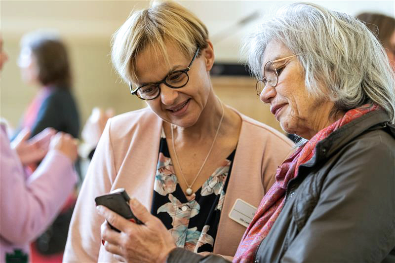 Das Bild stellt die Aufklärung über Suizidalität dar.