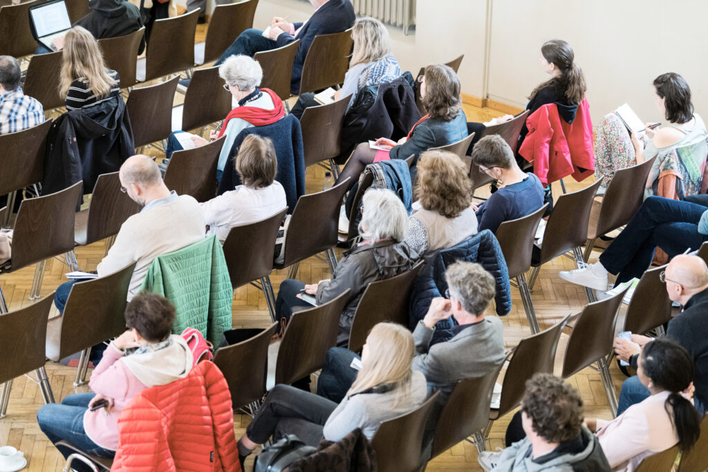 Publikumsansicht einer DGS-Tagung.